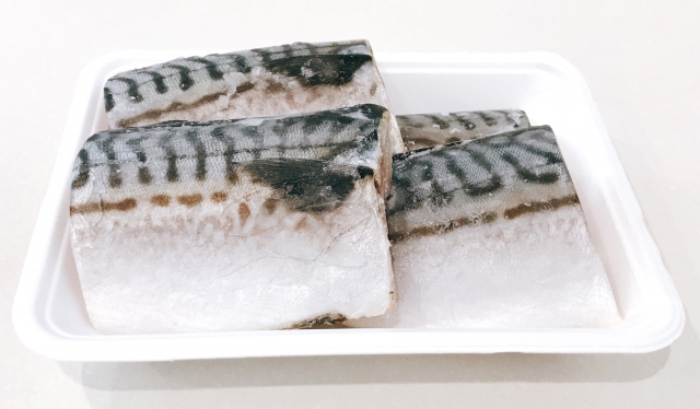 冷凍の塩サバ